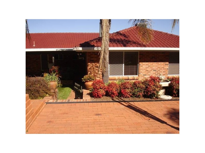 16 Ford Street, off Brolga Way, Tamworth NSW 2340