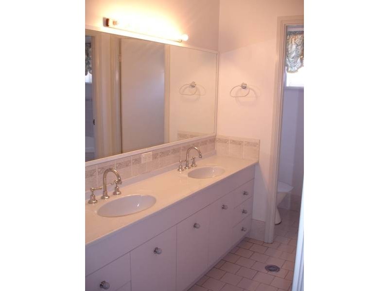 16 Ford Street, off Brolga Way, Tamworth NSW 2340