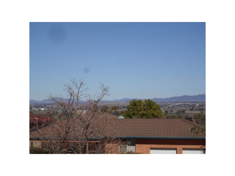 16 Ford Street, off Brolga Way, Tamworth NSW 2340