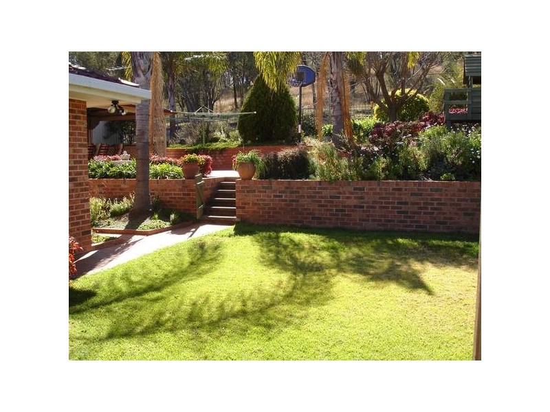 16 Ford Street, off Brolga Way, Tamworth NSW 2340