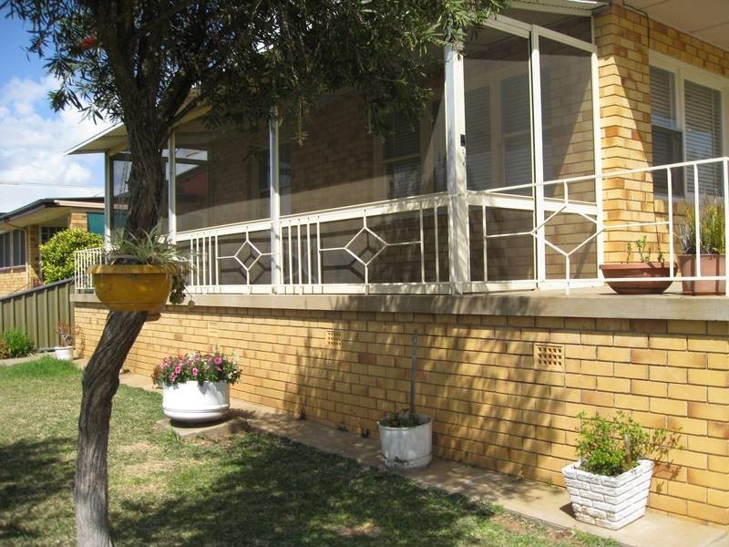 2/65 Phillip Street, West, Tamworth NSW 2340