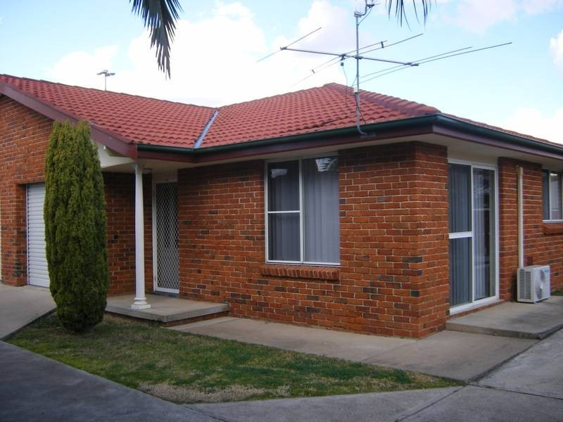 2/175 Goonoo Goonoo Rd, Tamworth NSW 2340