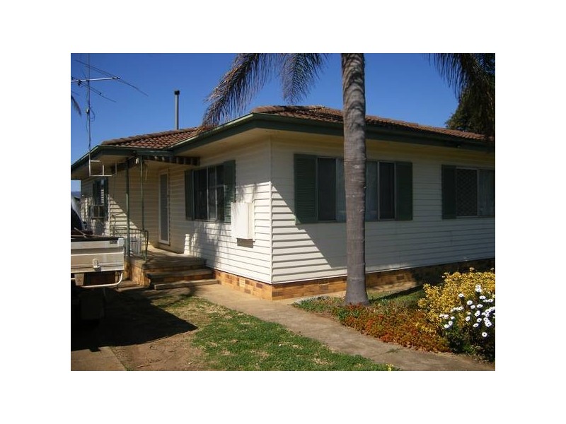 27 Kurrawan Street, South, Tamworth NSW 2340