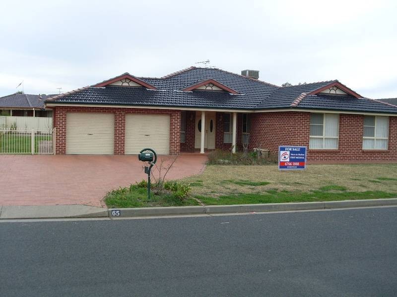 65 Greg Norman Drive, Tamworth NSW 2340