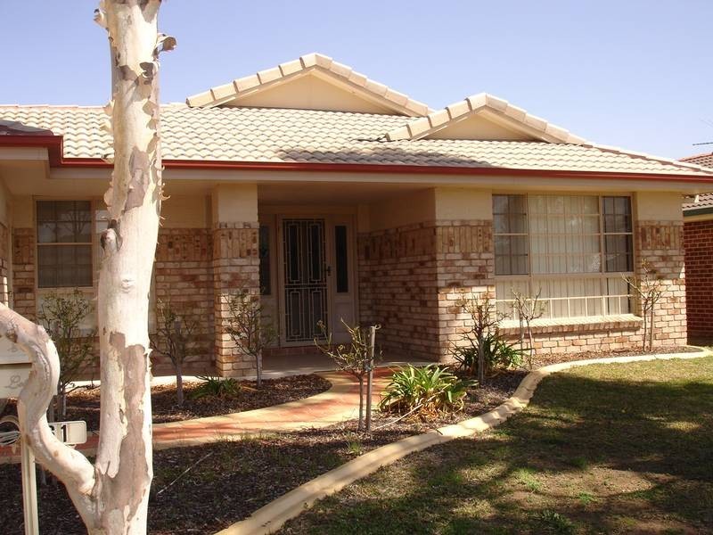 61 Greg Norman Drive, Tamworth NSW 2340