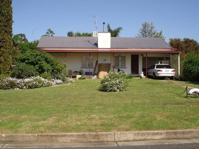 12 Begonia Street, Tamworth NSW 2340