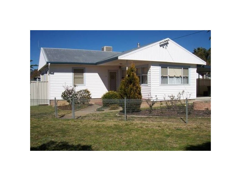 15 Woodstock Street, South, Tamworth NSW 2340