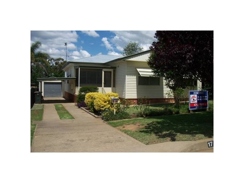 17 Croydon Ave, Tamworth NSW 2340