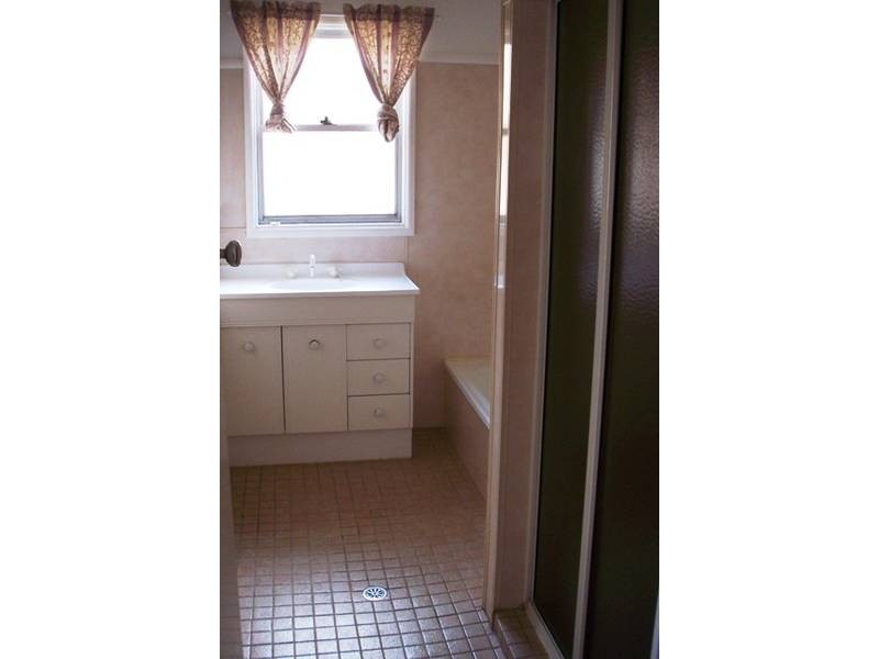 17 Croydon Ave, Tamworth NSW 2340