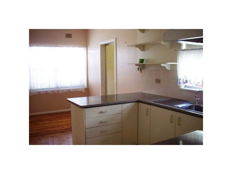 17 Croydon Ave, Tamworth NSW 2340