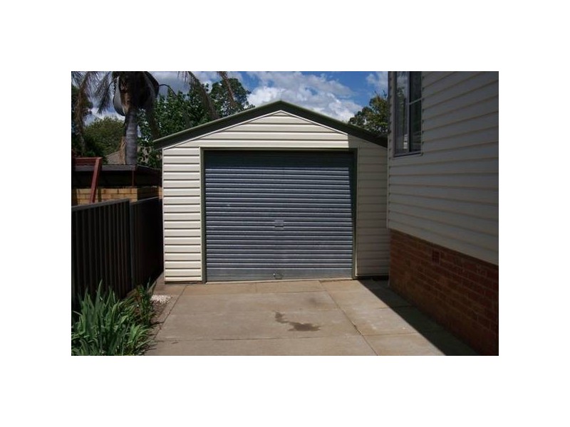 17 Croydon Ave, Tamworth NSW 2340