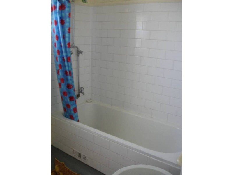 2 BEGONIA STREET, Tamworth NSW 2340