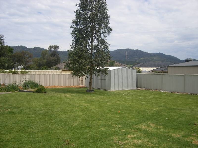 8 Banksia Close, Kootingal NSW 2352