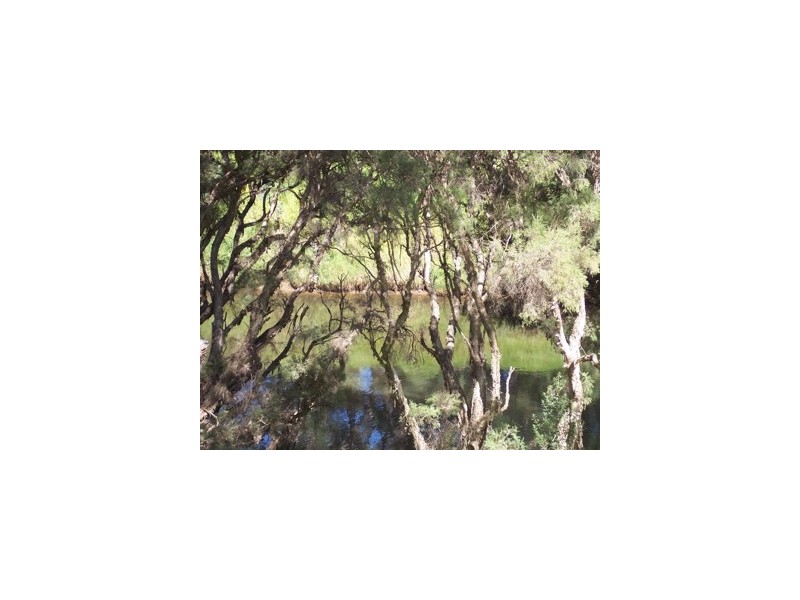 2 Paterson road, Pinjarra WA 6208