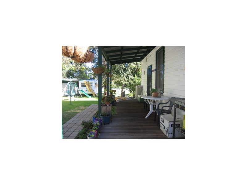 98 Fouracre Street, Waroona WA 6215