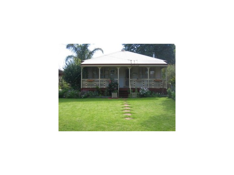 12 Green Street, Waroona WA 6215