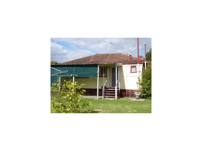 9 Sutton Street, Waroona WA 6215