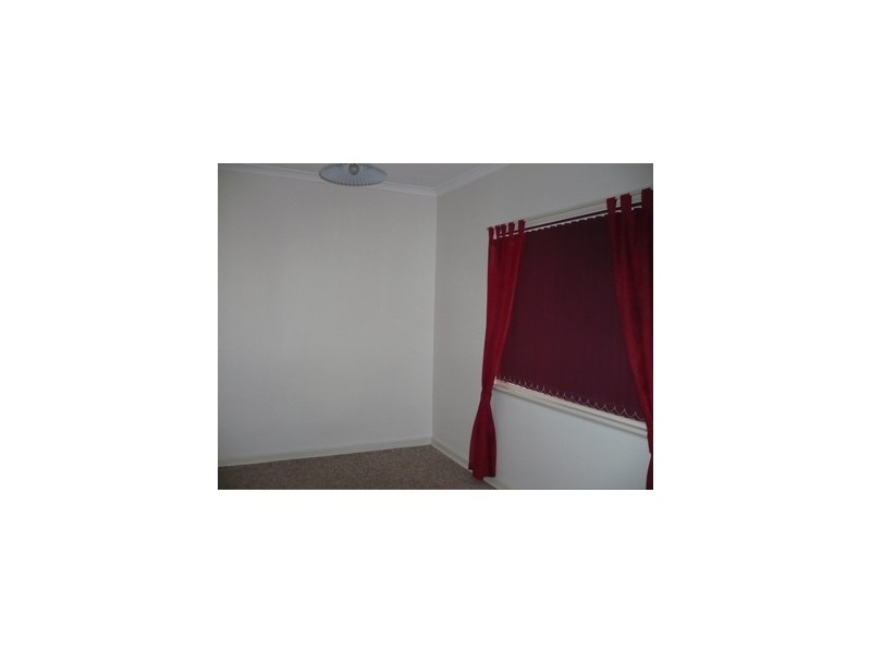 9 Sutton Street, Waroona WA 6215