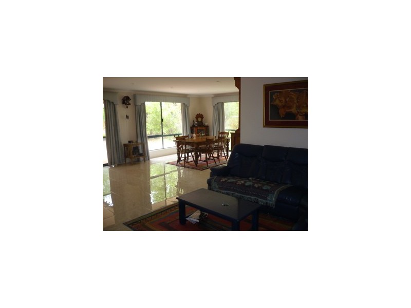 24 Lyons Road, Waroona WA 6215