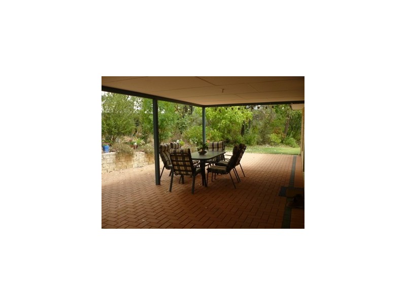 24 Lyons Road, Waroona WA 6215
