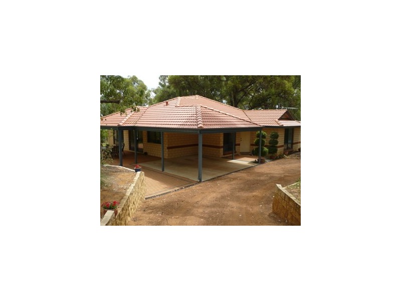 24 Lyons Road, Waroona WA 6215