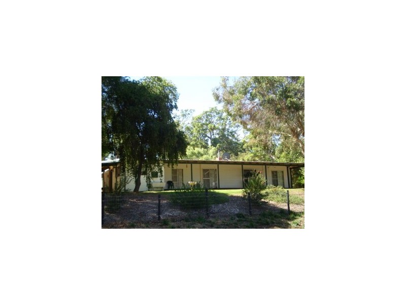 223 Holyoake Road, Dwellingup WA 6213