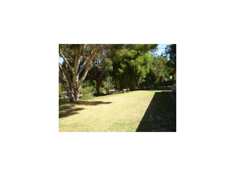 223 Holyoake Road, Dwellingup WA 6213