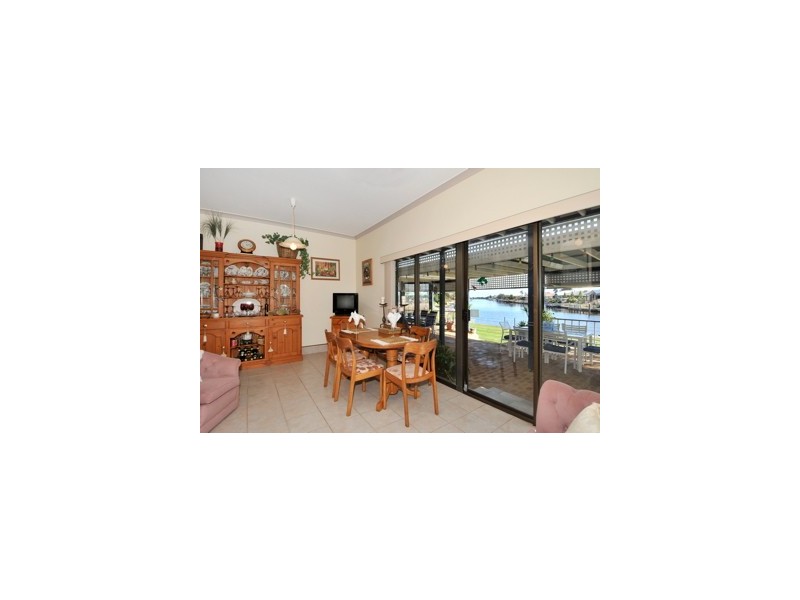 12 Kiap Road, South Yunderup WA 6208