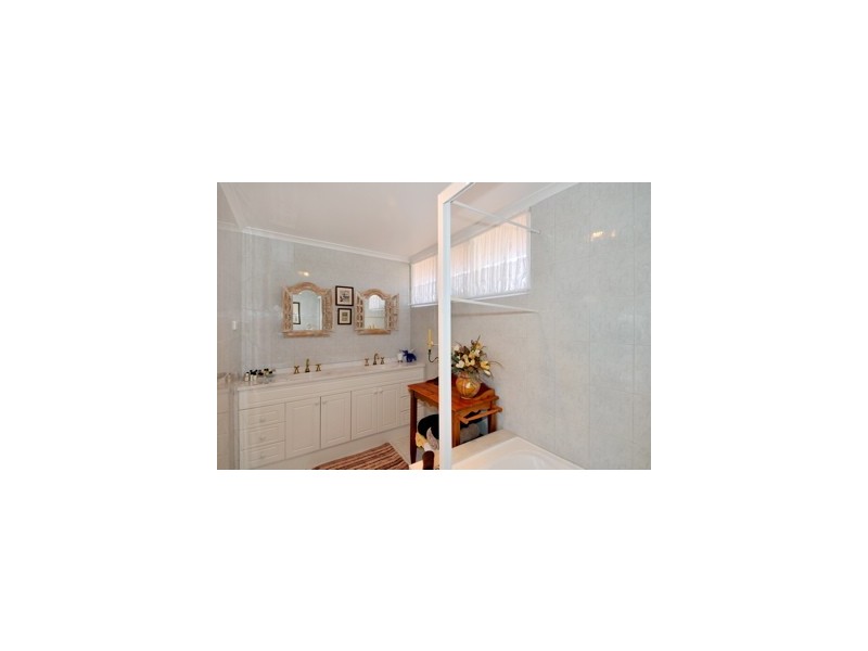 12 Kiap Road, South Yunderup WA 6208