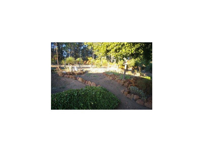 1279 Days Road, Dwellingup WA 6213