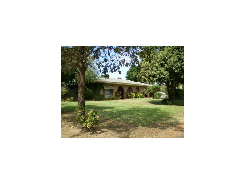 6 Bowles Road, Waroona WA 6215