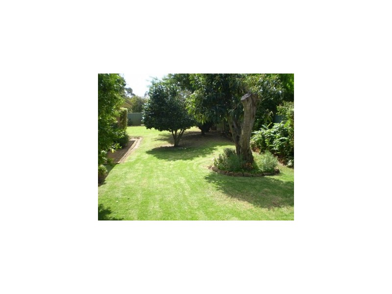 6 Bowles Road, Waroona WA 6215