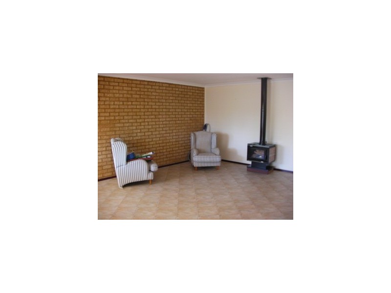 6 Waltham Court, Waroona WA 6215