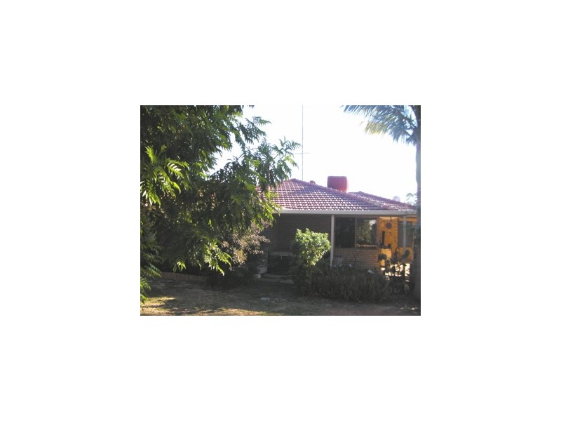 6 Waltham Court, Waroona WA 6215