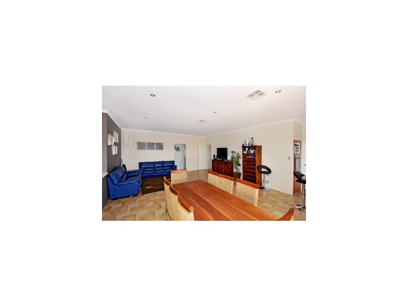 43 Murray Waters Boulevard, South Yunderup WA 6208