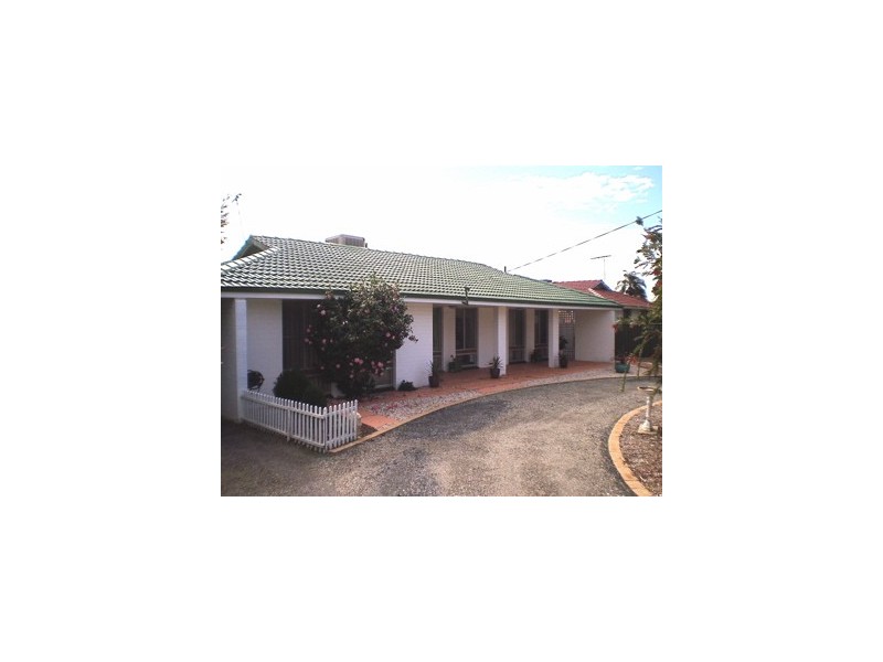 4 Grevillea Place, Pinjarra WA 6208