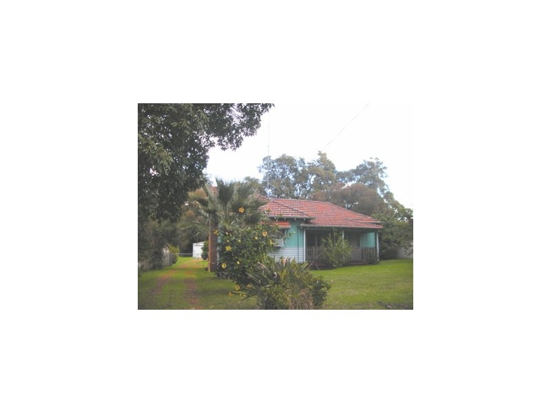 13 Mclarty Street, Waroona WA 6215