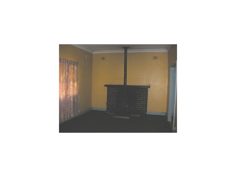 13 Mclarty Street, Waroona WA 6215