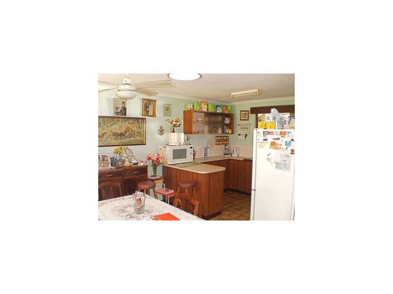 4 Leschenaultia Place, Pinjarra WA 6208