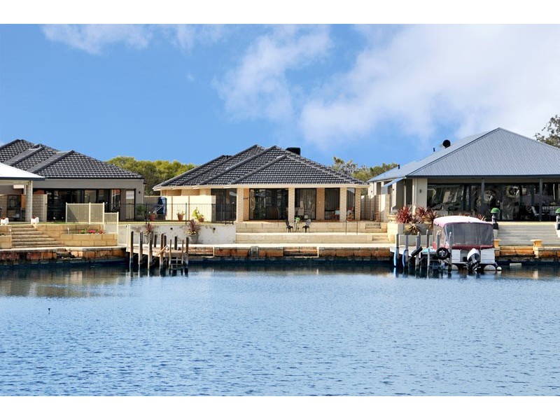 112 Murray Waters Boulevard, South Yunderup WA 6208