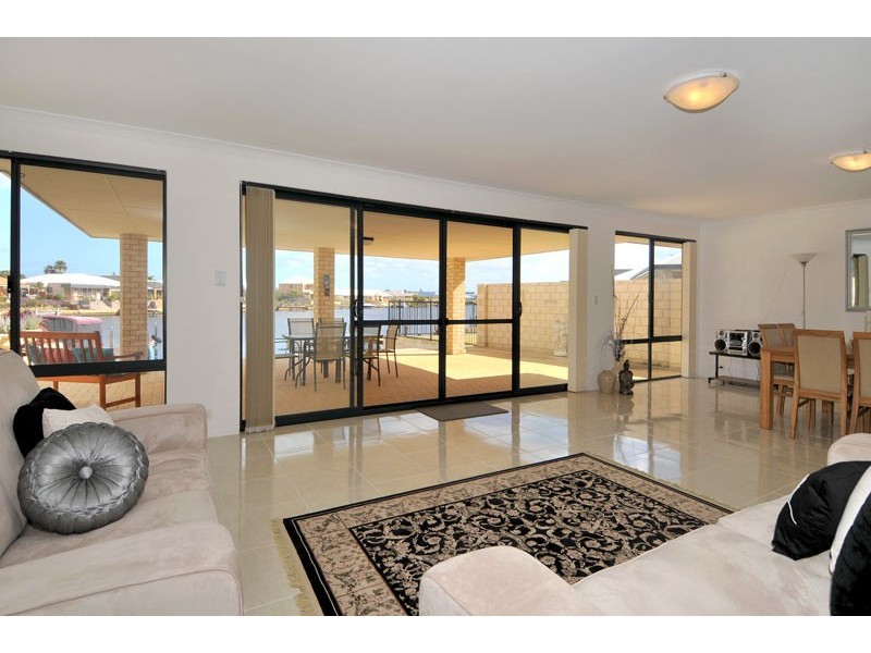 112 Murray Waters Boulevard, South Yunderup WA 6208