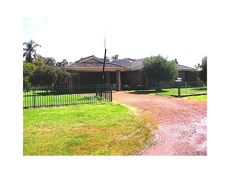 53 Bradford street, Waroona WA 6215