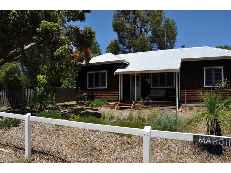 59 Marginata Crescent, Dwellingup WA 6213