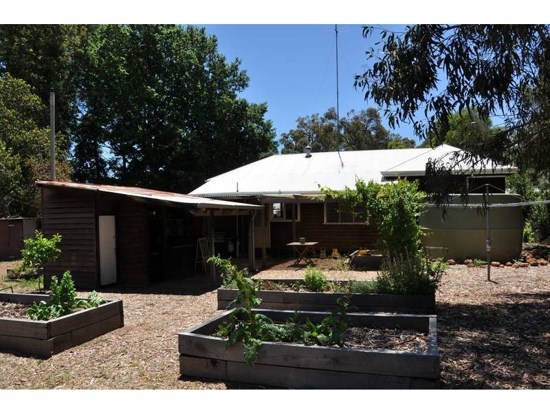 59 Marginata Crescent, Dwellingup WA 6213