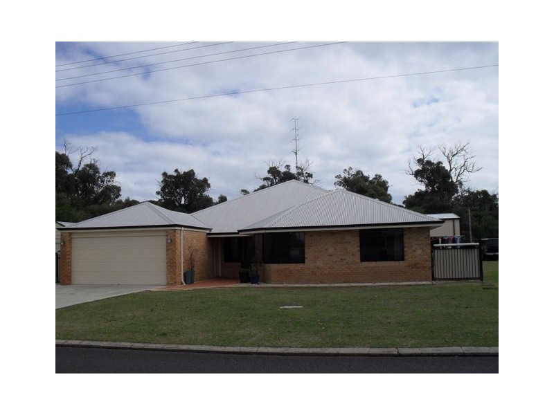 10 Fairway Terrace, Preston Beach WA 6215