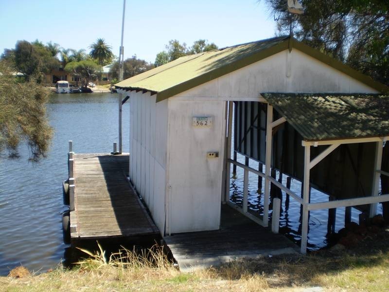 19 Bankisa Terrace, South Yunderup WA 6208