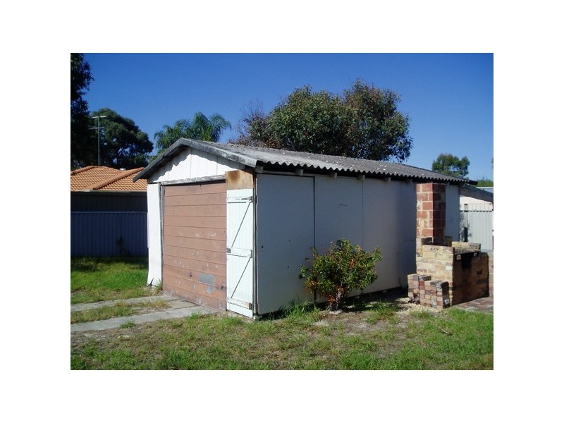 11 Dixon Avenue, Pinjarra WA 6208