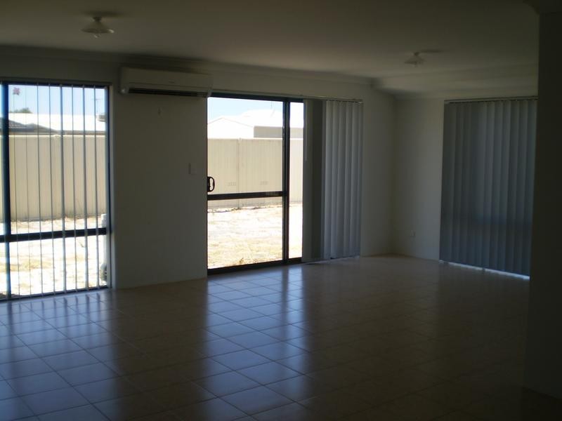 66 Midsummer Circle, Pinjarra WA 6208