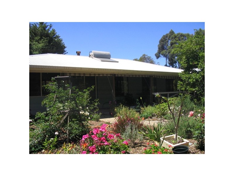 21 Marinup Street, Dwellingup WA 6213