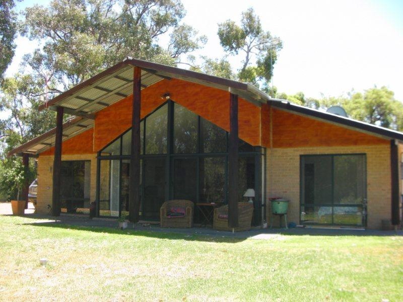 125 Tuart Grove Avenue, Lake Clifton WA 6215